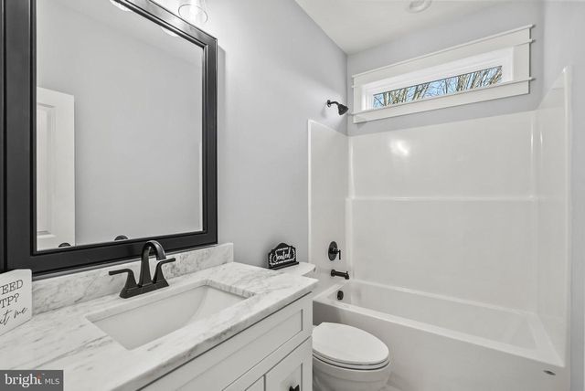 22 LAKE COUNTRY DR, Mineral, VA 23117