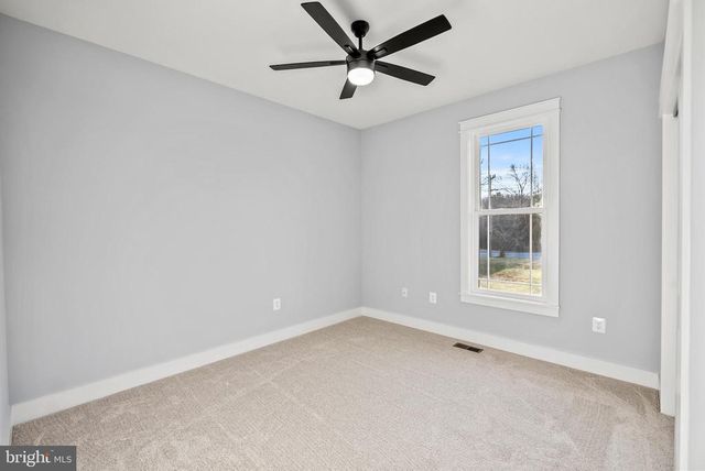 22 LAKE COUNTRY DR, Mineral, VA 23117