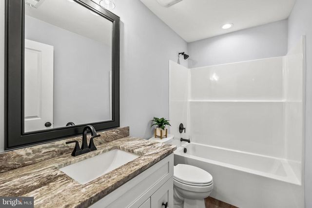 22 LAKE COUNTRY DR, Mineral, VA 23117