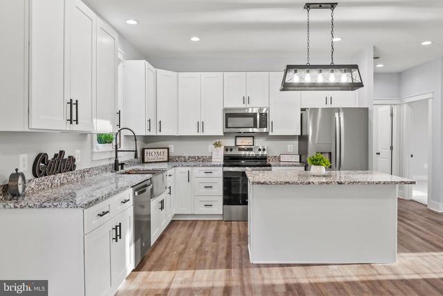 22 LAKE COUNTRY DR, Mineral, VA 23117