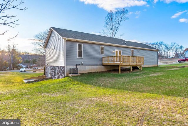22 LAKE COUNTRY DR, Mineral, VA 23117