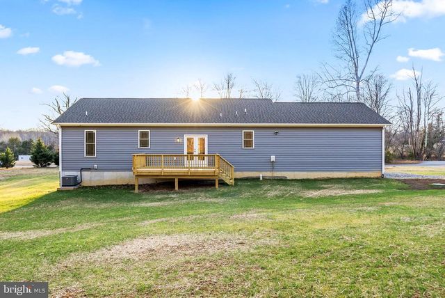 22 LAKE COUNTRY DR, Mineral, VA 23117