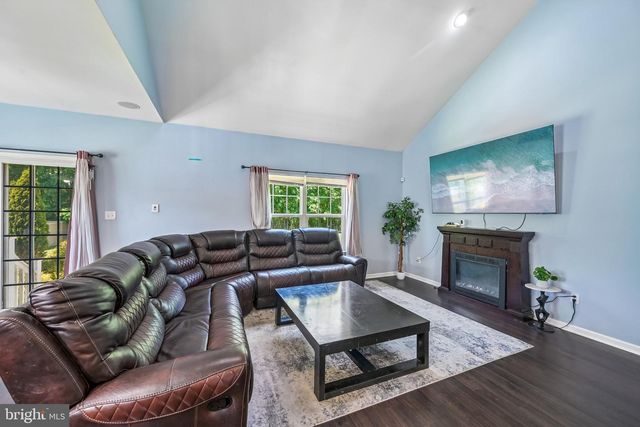 114 SUMMER LEA DR, Sicklerville, NJ 08081
