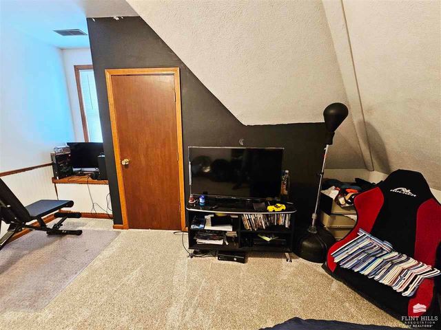 6615 Reynolds Road, Junction City, KS 66441