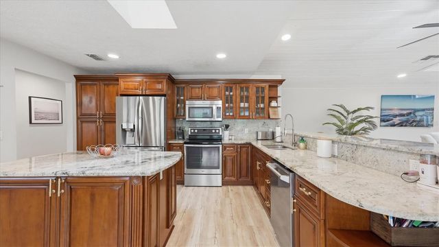 15127 PENNINGTON ROAD, Tampa, FL 33624