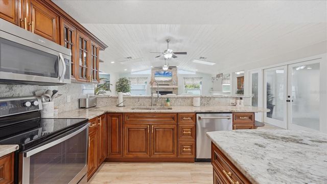 15127 PENNINGTON ROAD, Tampa, FL 33624