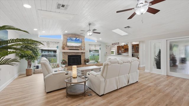 15127 PENNINGTON ROAD, Tampa, FL 33624