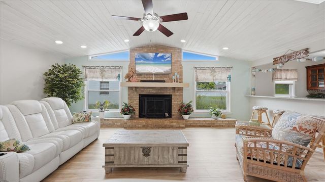 15127 PENNINGTON ROAD, Tampa, FL 33624
