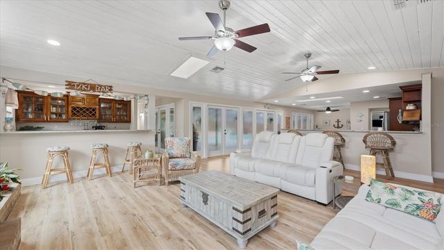 15127 PENNINGTON ROAD, Tampa, FL 33624
