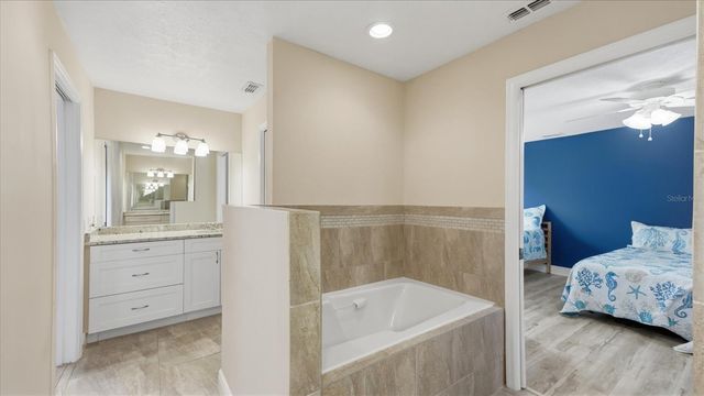 15127 PENNINGTON ROAD, Tampa, FL 33624