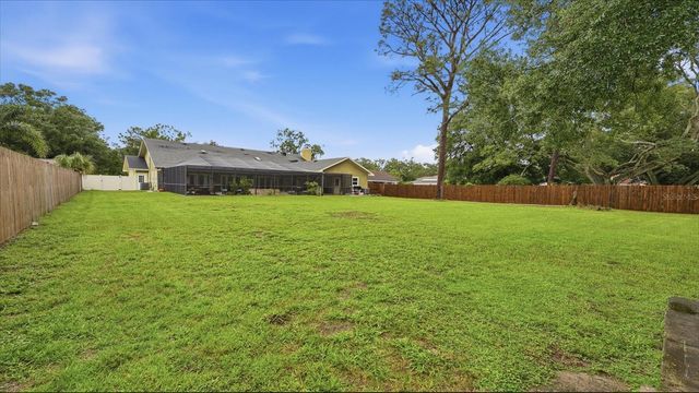 15127 PENNINGTON ROAD, Tampa, FL 33624