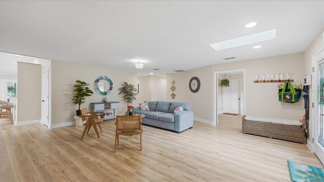 15127 PENNINGTON ROAD, Tampa, FL 33624