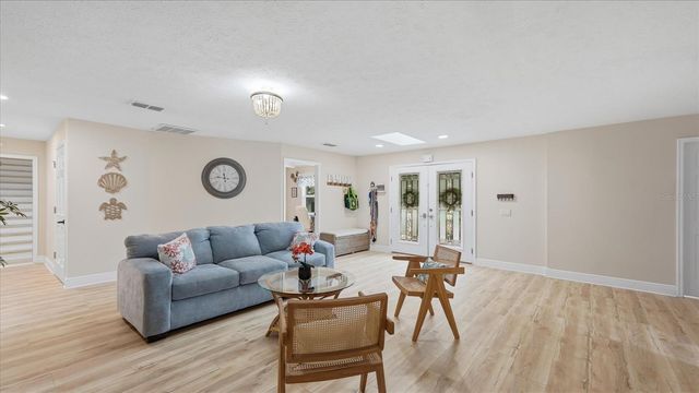 15127 PENNINGTON ROAD, Tampa, FL 33624