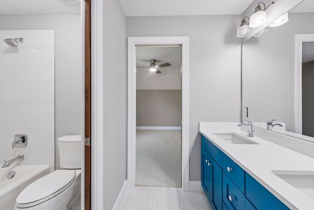 4802 Timber Ridge Circle, Minnetonka, MN 55345