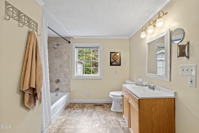 688 John Lee Road, Dunn, NC 28334