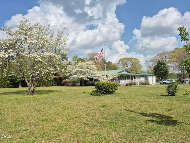 688 John Lee Road, Dunn, NC 28334