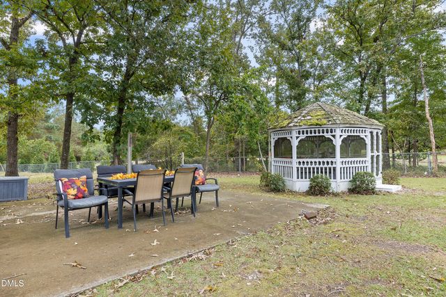 688 John Lee Road, Dunn, NC 28334