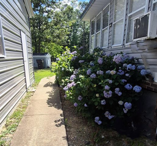 688 John Lee Road, Dunn, NC 28334