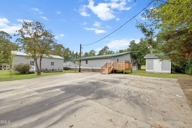 688 John Lee Road, Dunn, NC 28334