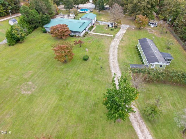 688 John Lee Road, Dunn, NC 28334
