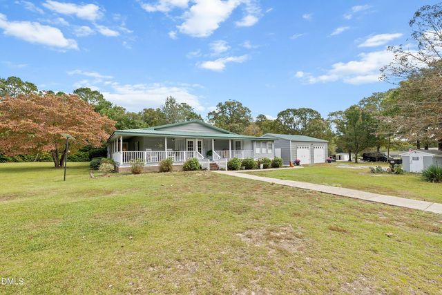 688 John Lee Road, Dunn, NC 28334