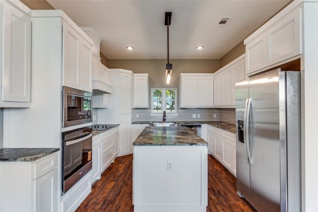 4609 County Road 206, Grandview, TX 76050