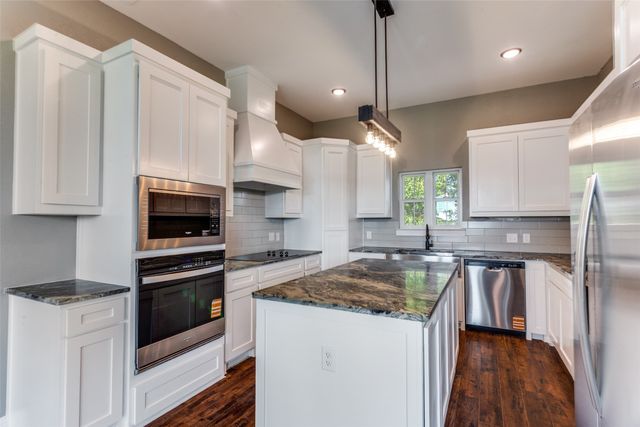 4609 County Road 206, Grandview, TX 76050