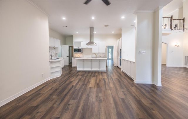 3230 Lake Island Drive, Montgomery, TX 77356