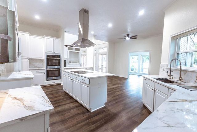 3230 Lake Island Drive, Montgomery, TX 77356