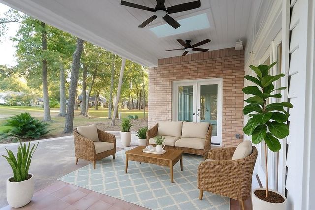 3230 Lake Island Drive, Montgomery, TX 77356