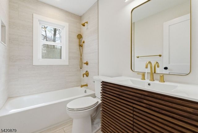 38 Wenonah Ave, Rockaway Twp., NJ 07866