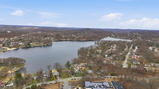 38 Wenonah Ave, Rockaway Twp., NJ 07866