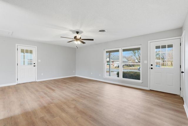 803 S Louisville, Russellville, AR 72801