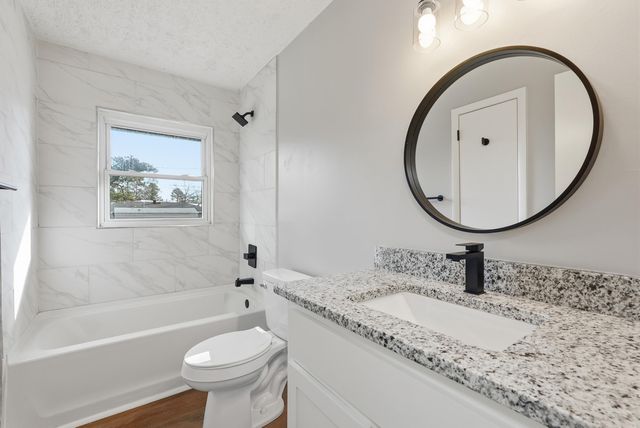 803 S Louisville, Russellville, AR 72801