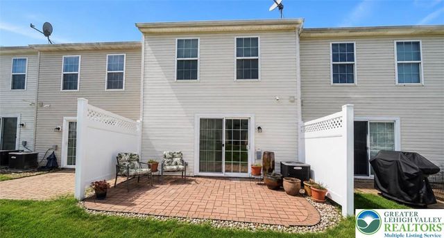 8460 Cromwell Court, Upper Macungie Twp, PA 18031