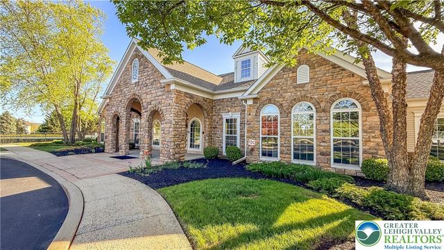 8460 Cromwell Court, Upper Macungie Twp, PA 18031