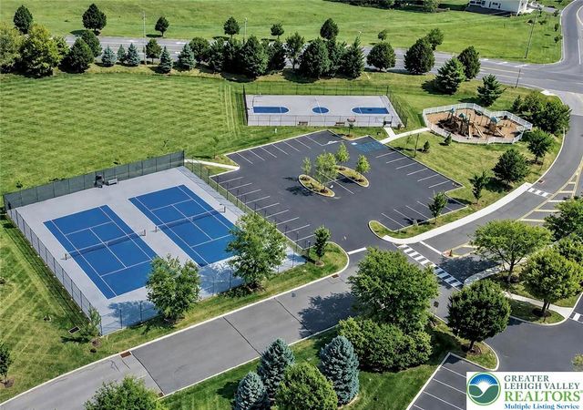 8460 Cromwell Court, Upper Macungie Twp, PA 18031