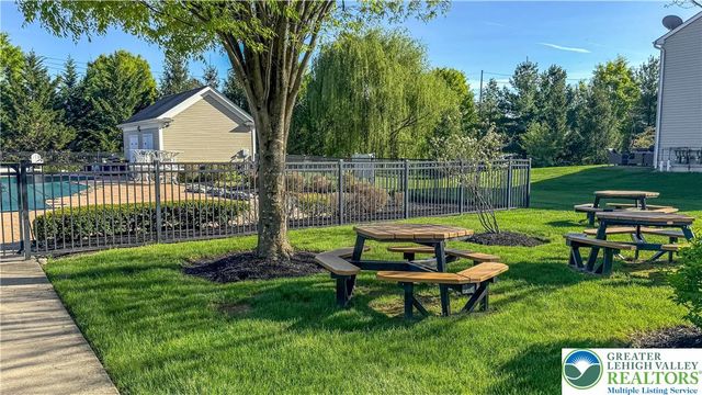 8460 Cromwell Court, Upper Macungie Twp, PA 18031