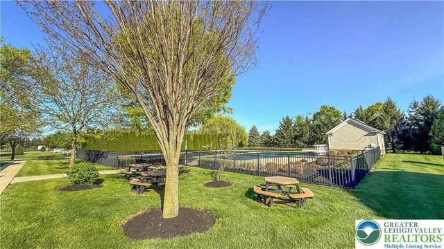 8460 Cromwell Court, Upper Macungie Twp, PA 18031