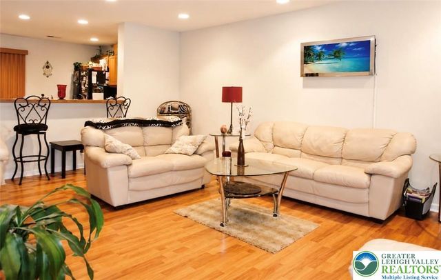 8460 Cromwell Court, Upper Macungie Twp, PA 18031