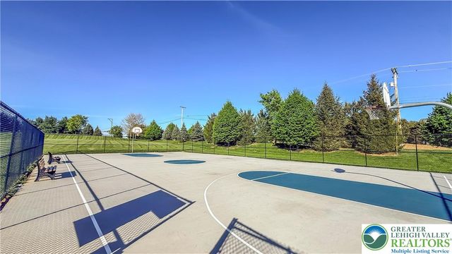 8460 Cromwell Court, Upper Macungie Twp, PA 18031
