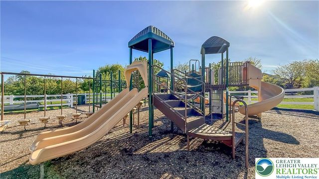 8460 Cromwell Court, Upper Macungie Twp, PA 18031