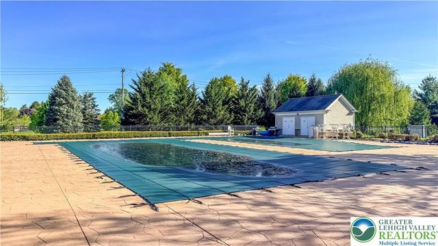 8460 Cromwell Court, Upper Macungie Twp, PA 18031