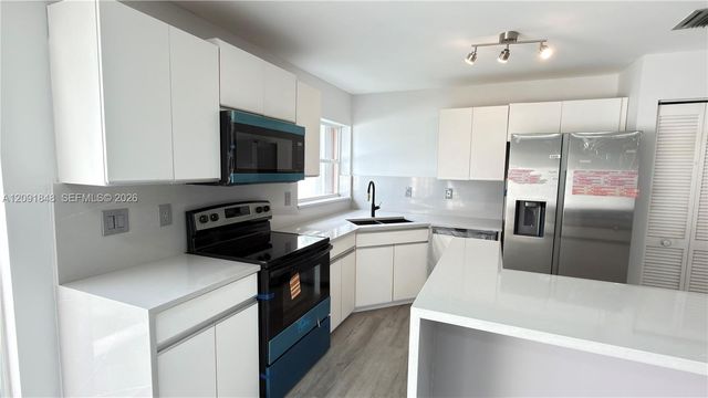 13950 Oak Ridge Drive, Davie, FL 33325
