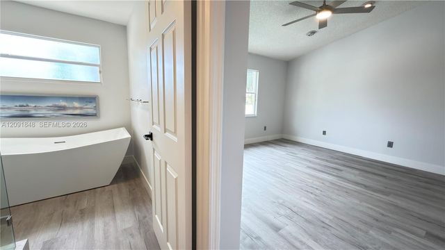 13950 Oak Ridge Drive, Davie, FL 33325