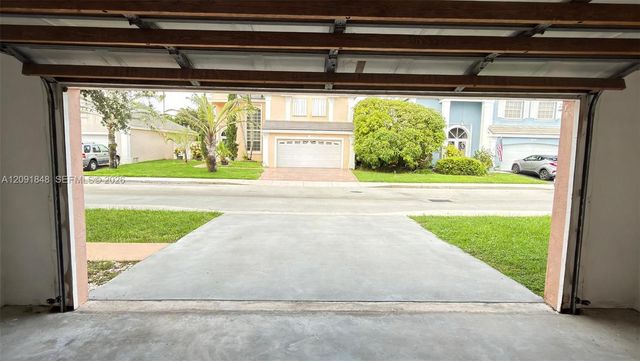 13950 Oak Ridge Drive, Davie, FL 33325