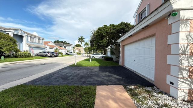 13950 Oak Ridge Drive, Davie, FL 33325
