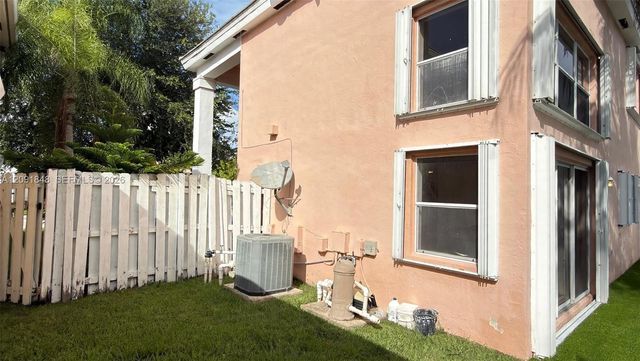 13950 Oak Ridge Drive, Davie, FL 33325