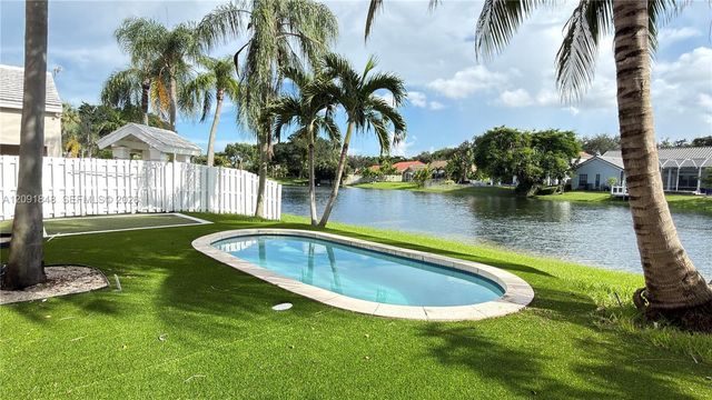 13950 Oak Ridge Drive, Davie, FL 33325