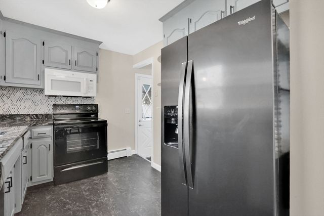 68 Peros Dr, Agawam, MA 01001